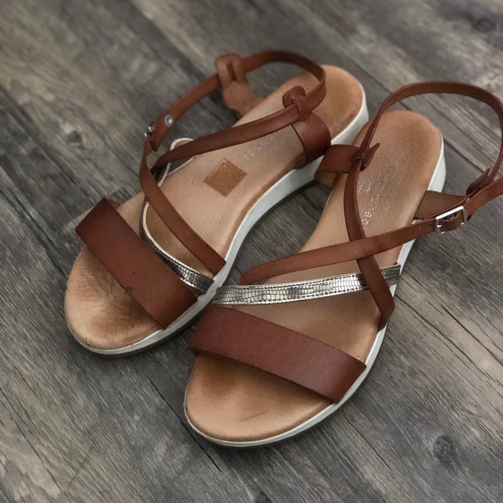 Sandals - Picture 2 of 4
